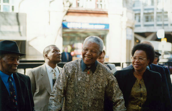 Nelson Mandela, 2000 (4).jpg