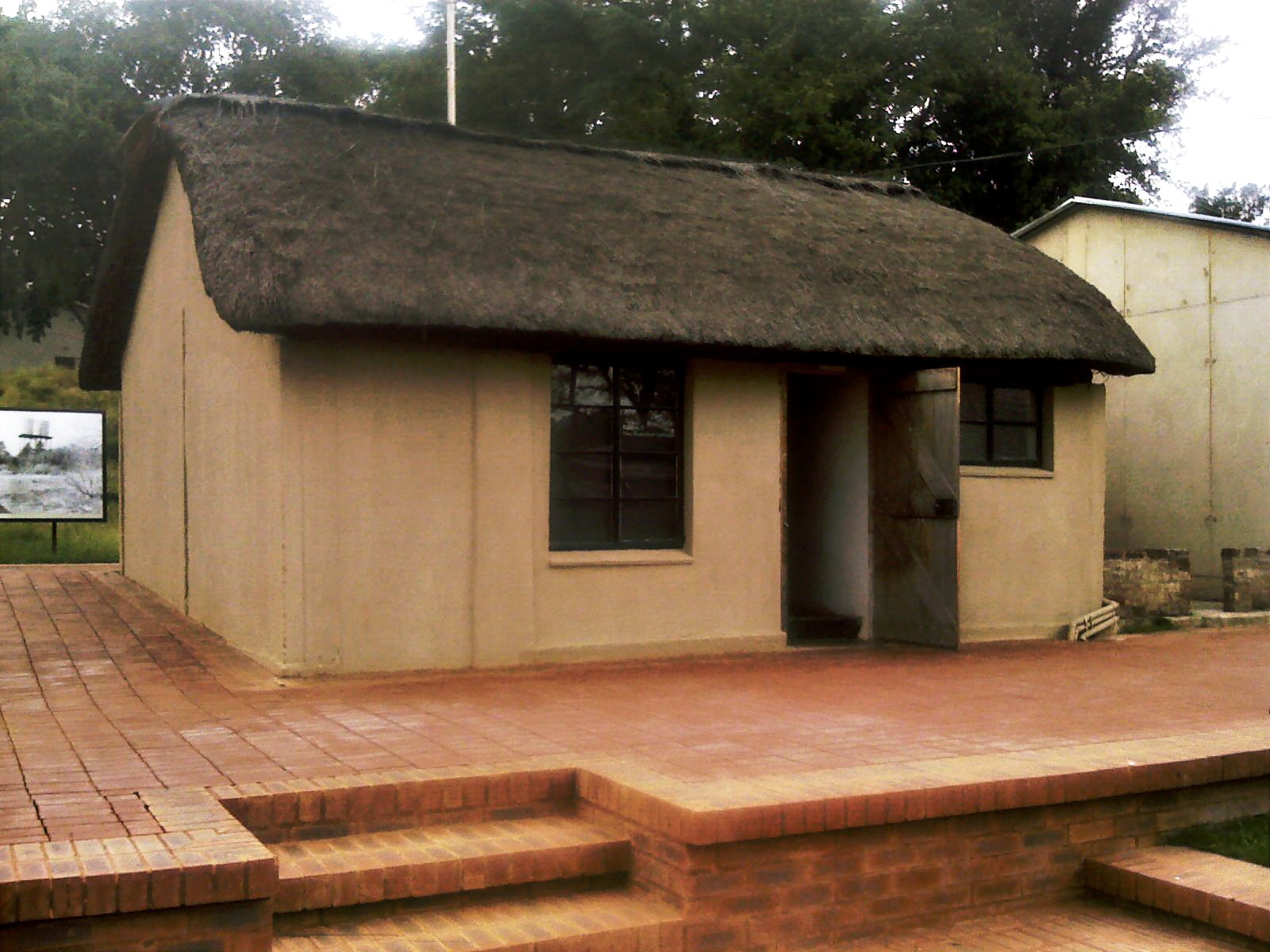 Liliesleaf hut1.jpg